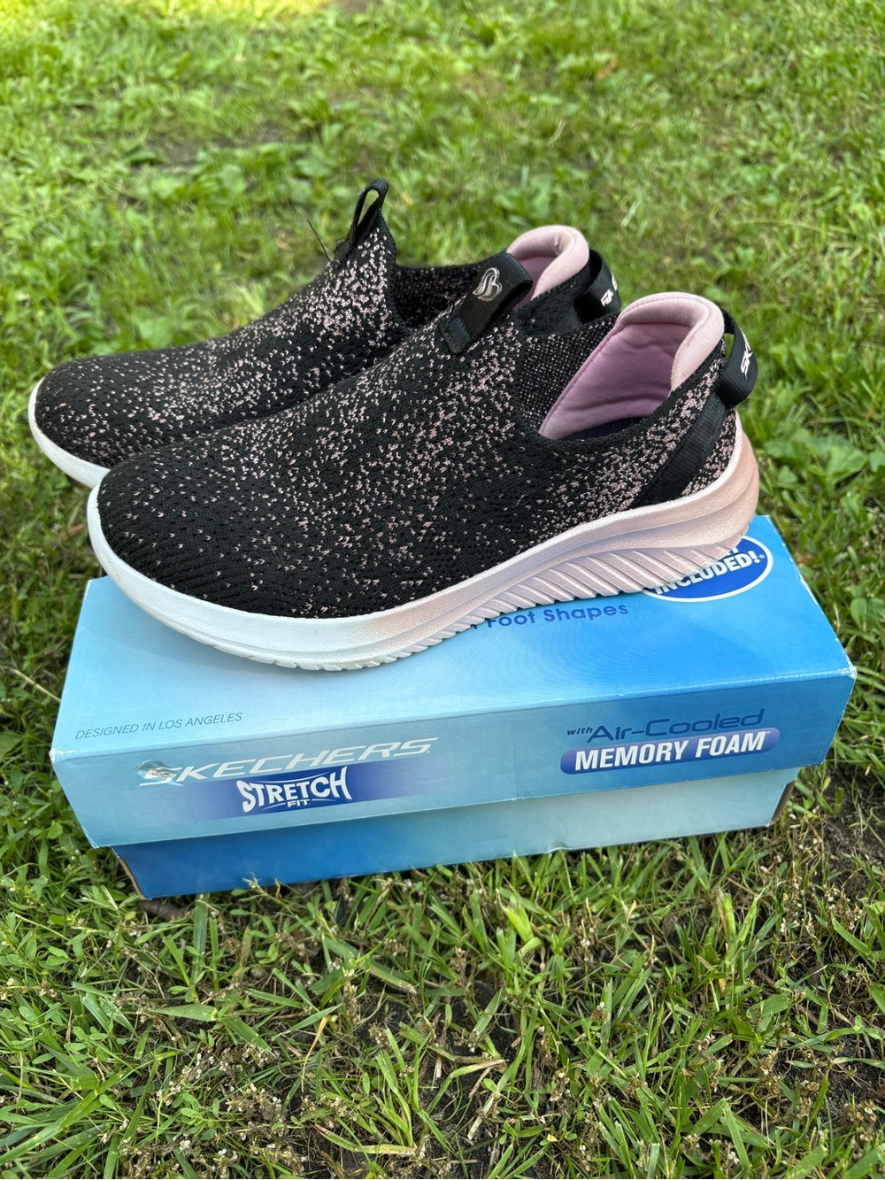 Skechers Knit Slip-On Sneakers size 2